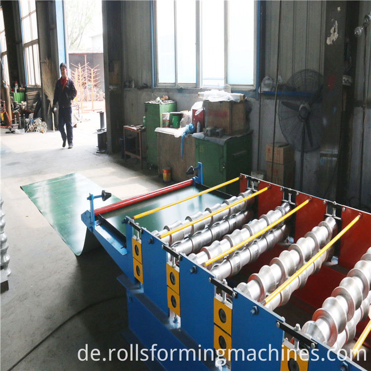 Hauptteil von Russland glasierte Stahlfliesen-Rolle, die Maschine bildet main part of Russia Glazed Steel Tile Roll Forming Machine